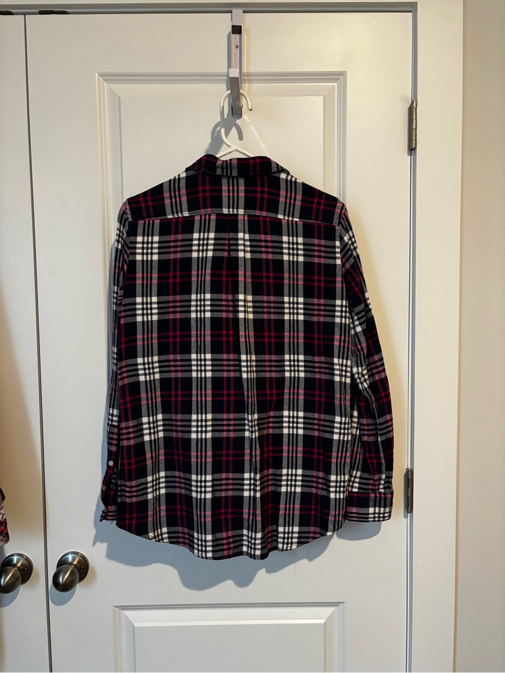 Banana Republic Woman’s Navy White and Pink Plaid Button-Up Shirt - Picture 2 of 5